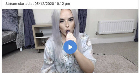 Nahá fotka uniklých OnlyFans od Emilyjones