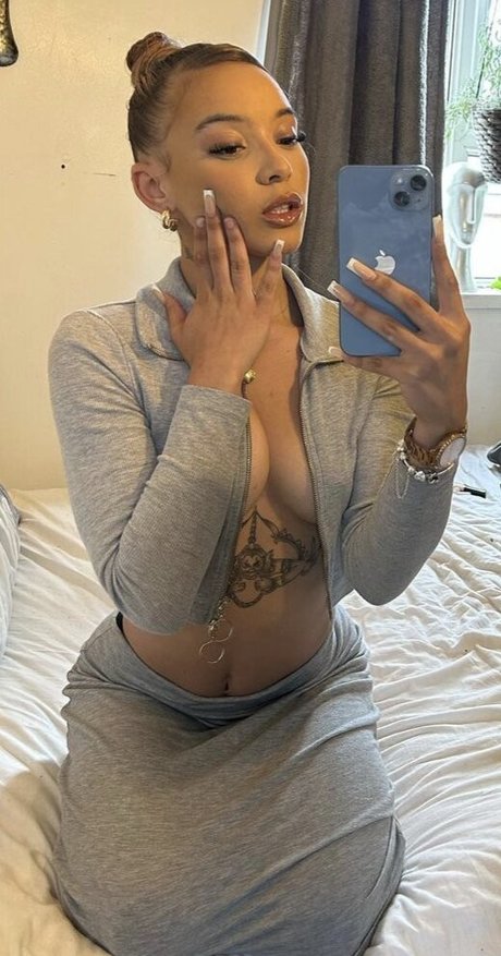 Naken lekkede OnlyFans-bilde av Tiaivy