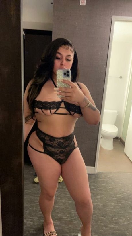 Nahá fotka uniklých OnlyFans od Foreignb18