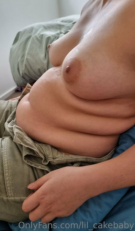 Foto desnuda filtrada de OnlyFans de Lilcakebaby