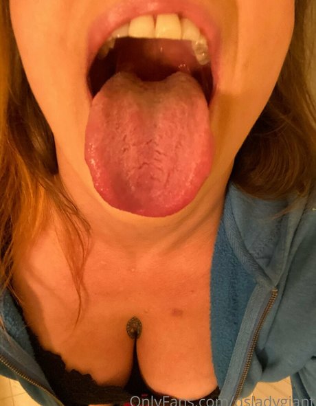 Nahá fotka uniklých OnlyFans od Qsladygiant