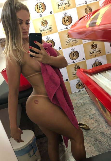 Amanda Medeiros
