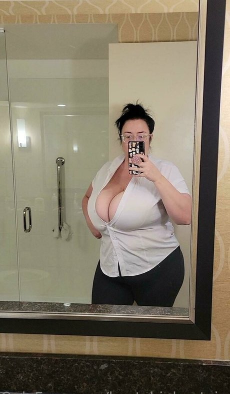 Bustybigbootyjudy