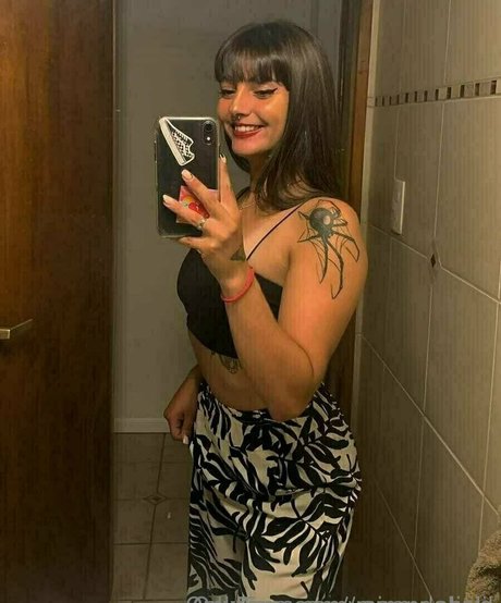 Nahá fotka uniklých OnlyFans od Mirandahalil