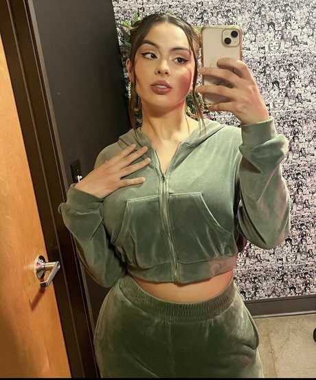 Alaston vuotanut OnlyFans-kuva Rylee Gee