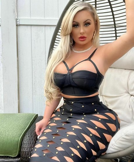 Nacktes geleaktes OnlyFans-Foto von Elvisa Dedic