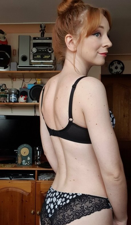 Nahá fotka uniklých OnlyFans od Bronnylovesyou