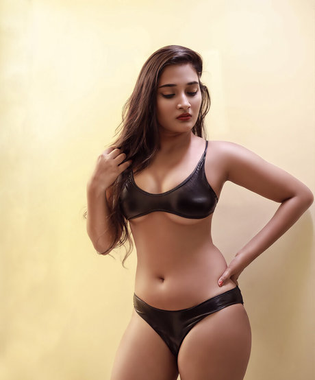 Tanyasinha Lovers OnlyFansリークヌード写真