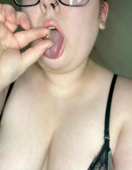 Photo nue de fuite OnlyFans de Misshoneycatt