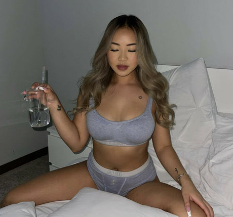 Lysia Lee