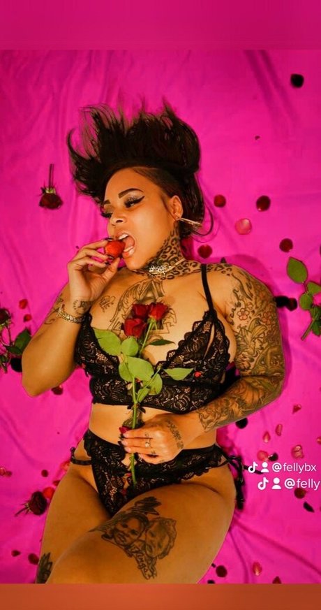 Naakte gelekte OnlyFans-foto van Fellybx