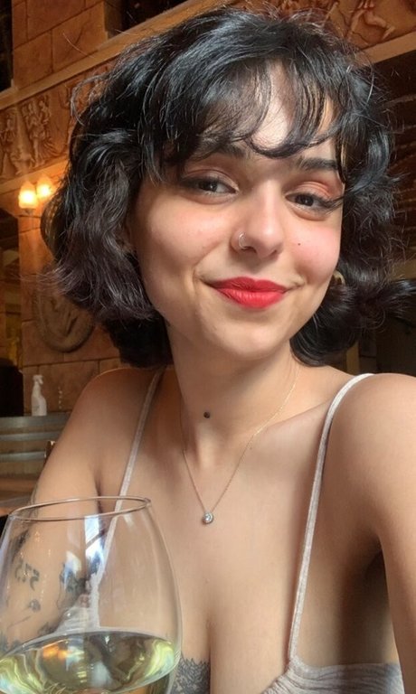Nahá fotka uniklých OnlyFans od Ciciguner