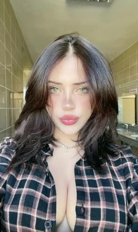 Naken lekkede OnlyFans-bilde av Melekwhoo
