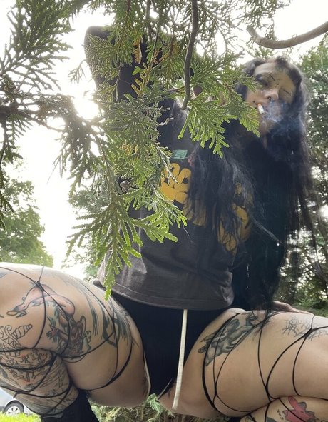Nahá fotka uniklých OnlyFans od Spookisideshow