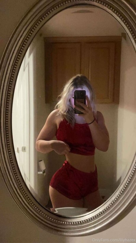 Nahá fotka uniklých OnlyFans od Lilyhazex
