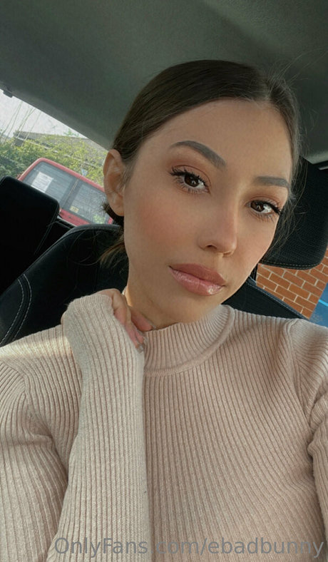 Nahá fotka uniklých OnlyFans od Ebadbunny