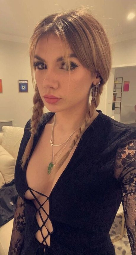 Nahá fotka uniklých OnlyFans od Baileyspinn