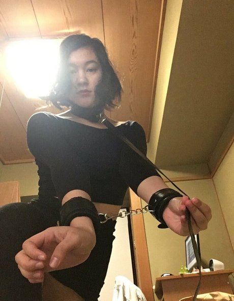 Nahá fotka uniklých OnlyFans od Liskissesf