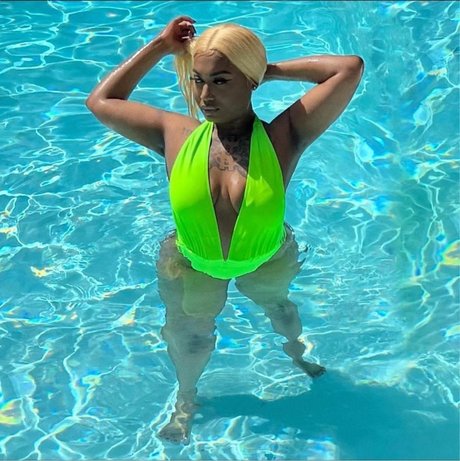 Alasti lekkinud OnlyFans-i pilt Mim1 H3ndrxx