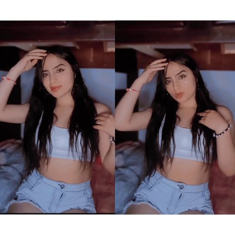 Naakte gelekte OnlyFans-foto van Nana