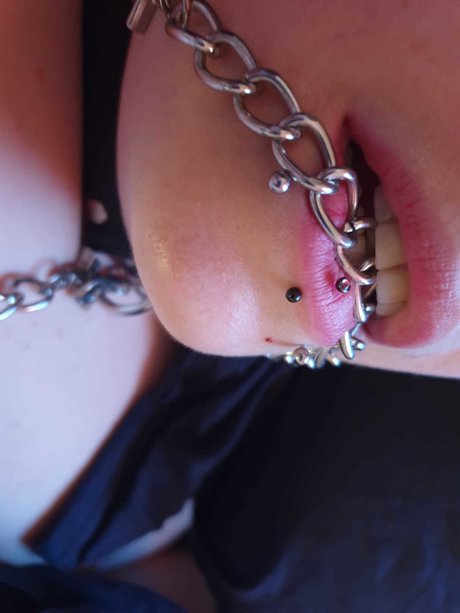 Naken läckt OnlyFans-bild av Deutschesgirl