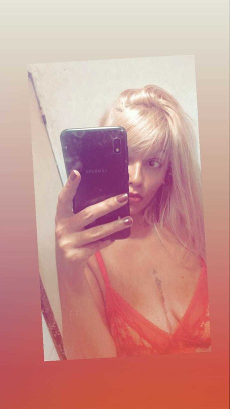 Naken läckt OnlyFans-bild av Carla Aguirre