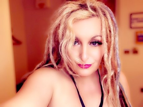 Alasti lekkinud OnlyFans-i pilt  Minilocs Vip No Ppv