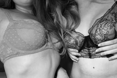 Scarlett And Lexi