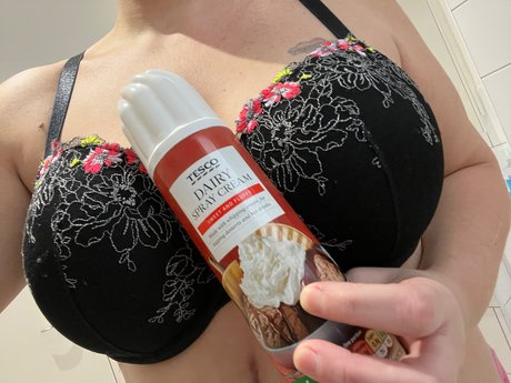 Foto nua vazada do OnlyFans de Boobsampampfood69