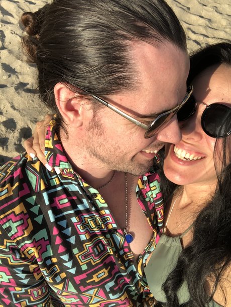 Naakte gelekte OnlyFans-foto van Rockampamprollgypsys