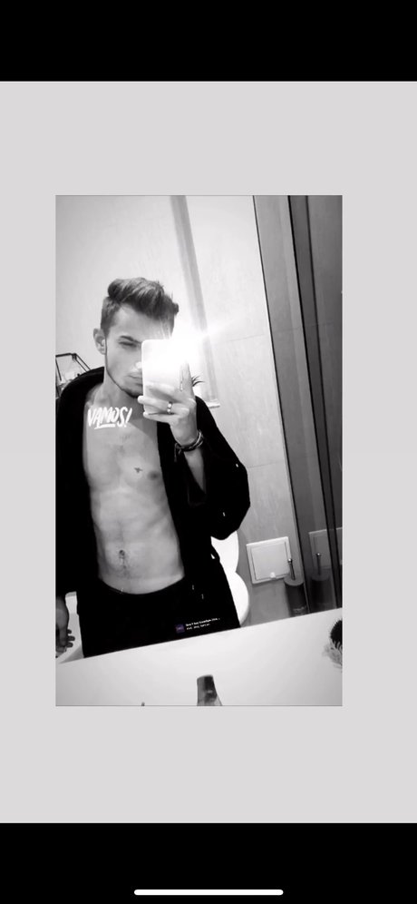 Naken lekkede OnlyFans-bilde av Joey