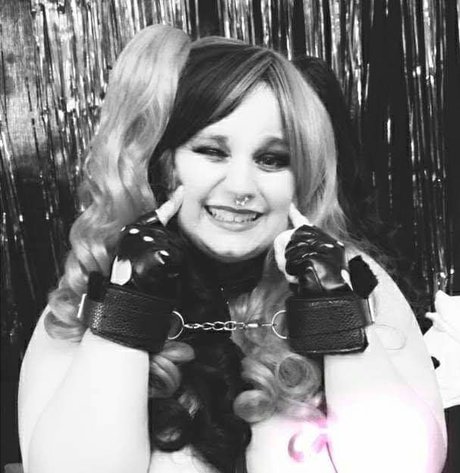 Naken lekkede OnlyFans-bilde av The Curvy Geek