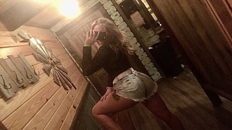 Naakte gelekte OnlyFans-foto van Delta Blue