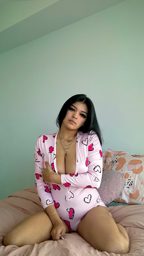 Nahá fotka uniklých OnlyFans od Aalayeshaa