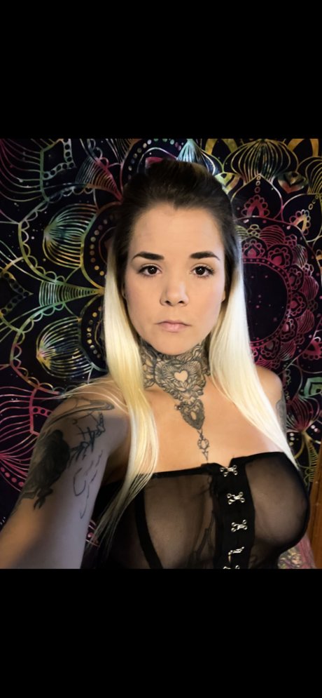 Alaston vuotanut OnlyFans-kuva Sonni