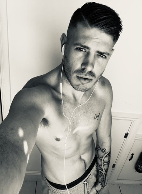 Nahá fotka uniklých OnlyFans od Shane Joel