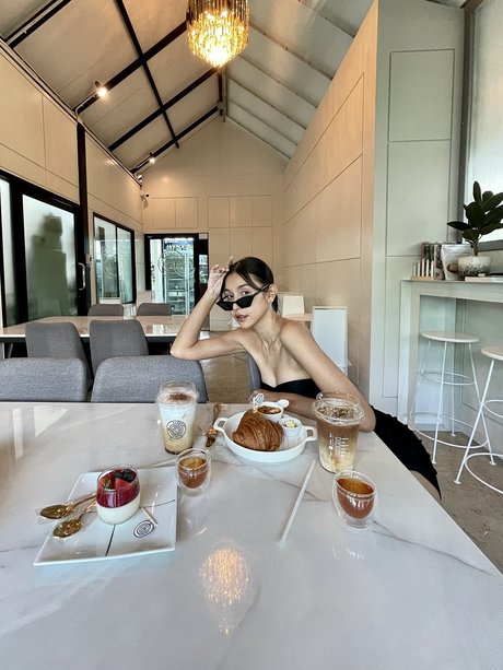 Alaston vuotanut OnlyFans-kuva Chidsanucha Budsart