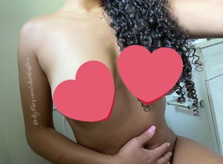 Naken läckt OnlyFans-bild av Tiffany K