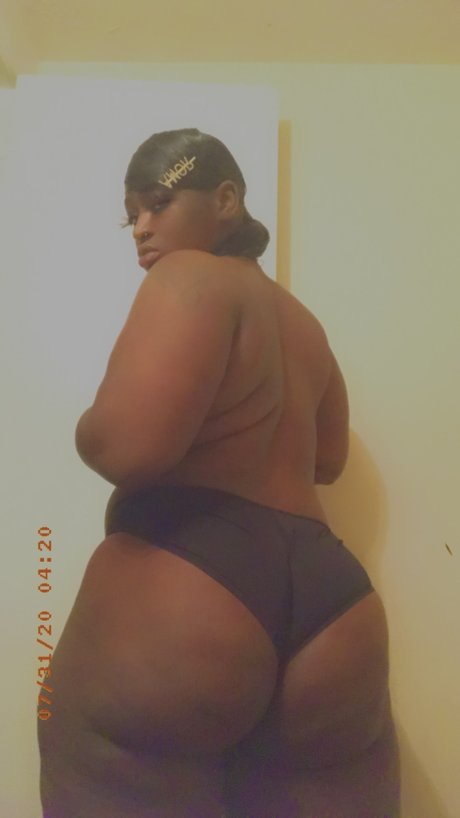 Naken läckt OnlyFans-bild av Big Booty Judy