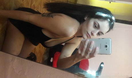 Alaston vuotanut OnlyFans-kuva Sol