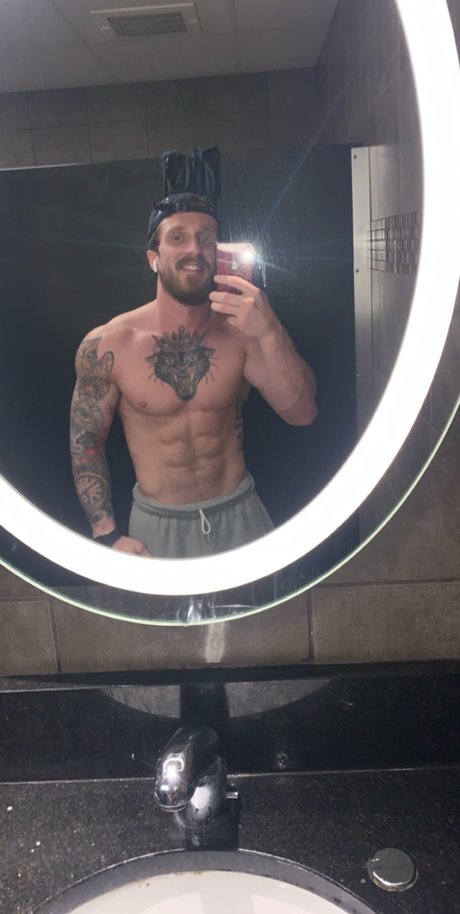 Rad OnlyFans 유출 누드 사진