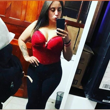 Naken läckt OnlyFans-bild av Liv