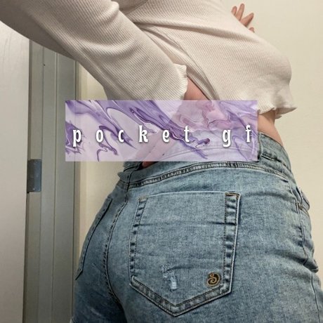 Naken läckt OnlyFans-bild av Ur Mami