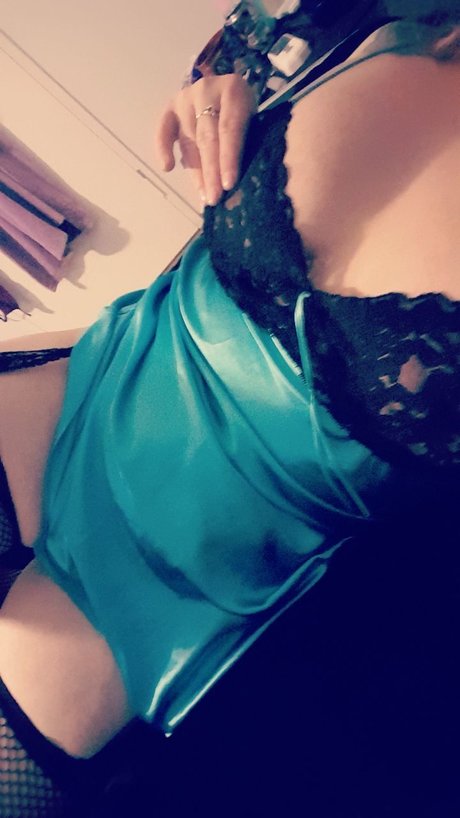 Alaston vuotanut OnlyFans-kuva Vixen