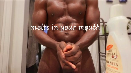 Nahá fotka uniklých OnlyFans od Melaninja