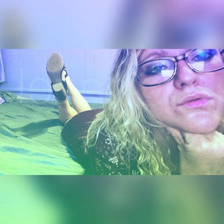 Naken läckt OnlyFans-bild av Saucy Hazel The Adventurer