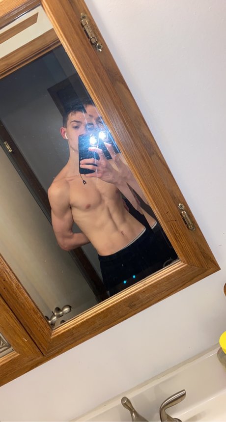 Naken lekkede OnlyFans-bilde av Jaden
