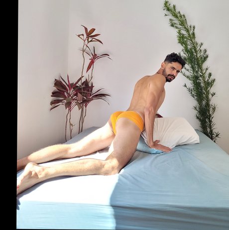 Naken läckt OnlyFans-bild av Rick Peisan
