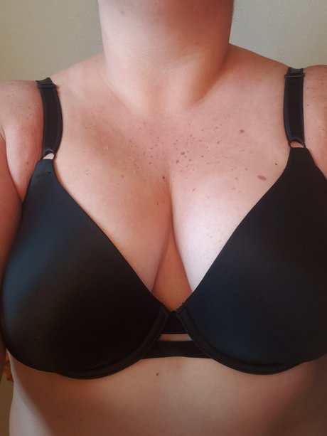 Naken läckt OnlyFans-bild av Thicampampscarred