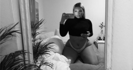 Naken läckt OnlyFans-bild av Marte